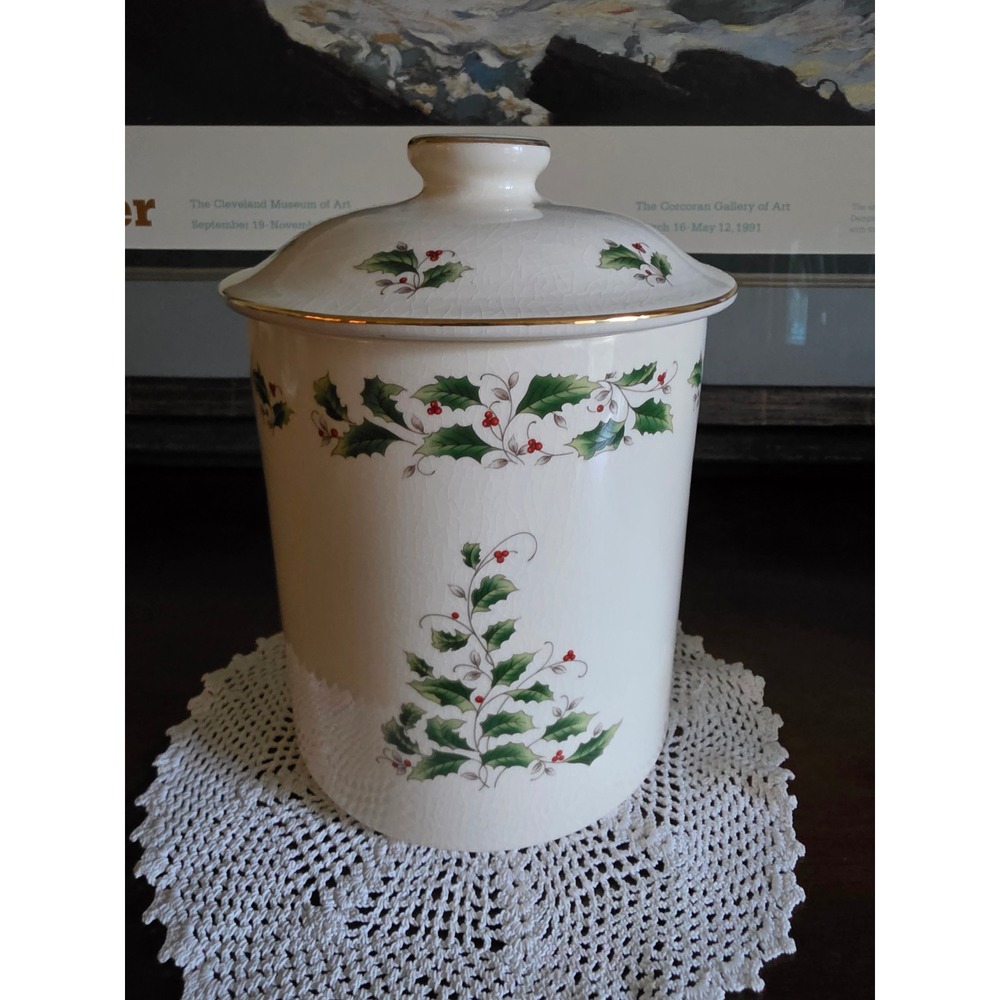 Royal Limited Holly Holiday Ceramic Canister with Lid Made in Japan Vintage